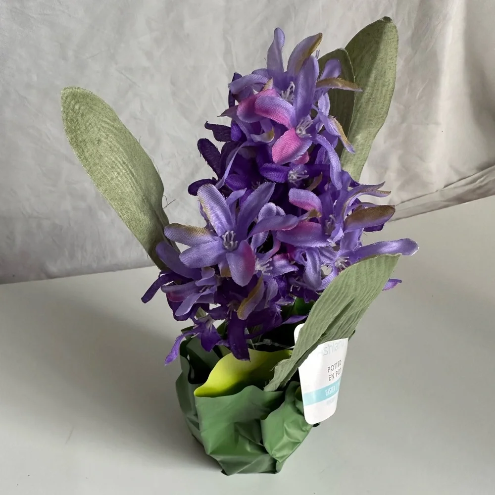 NWT Artificial Potted Purple Hyacinth - Realistic Floral Decor